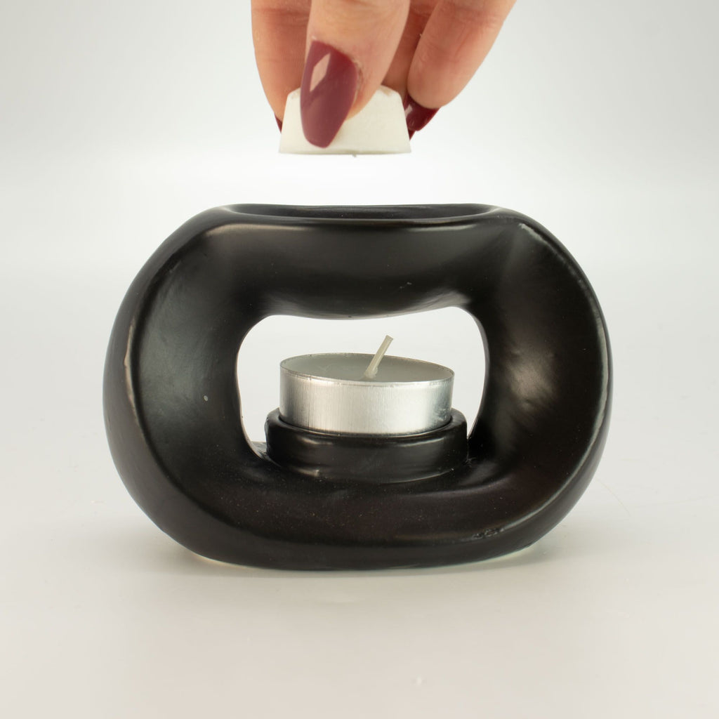 Oval Pebble Ceramic Oil Burner – Matt Black – alternative view 4