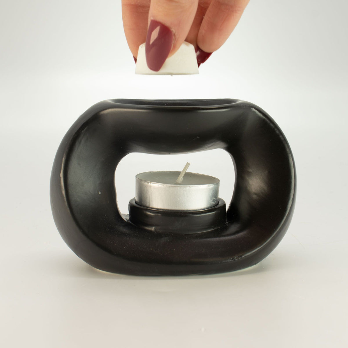 Oval Pebble Ceramic Oil Burner – Matt Black – alternative view 4