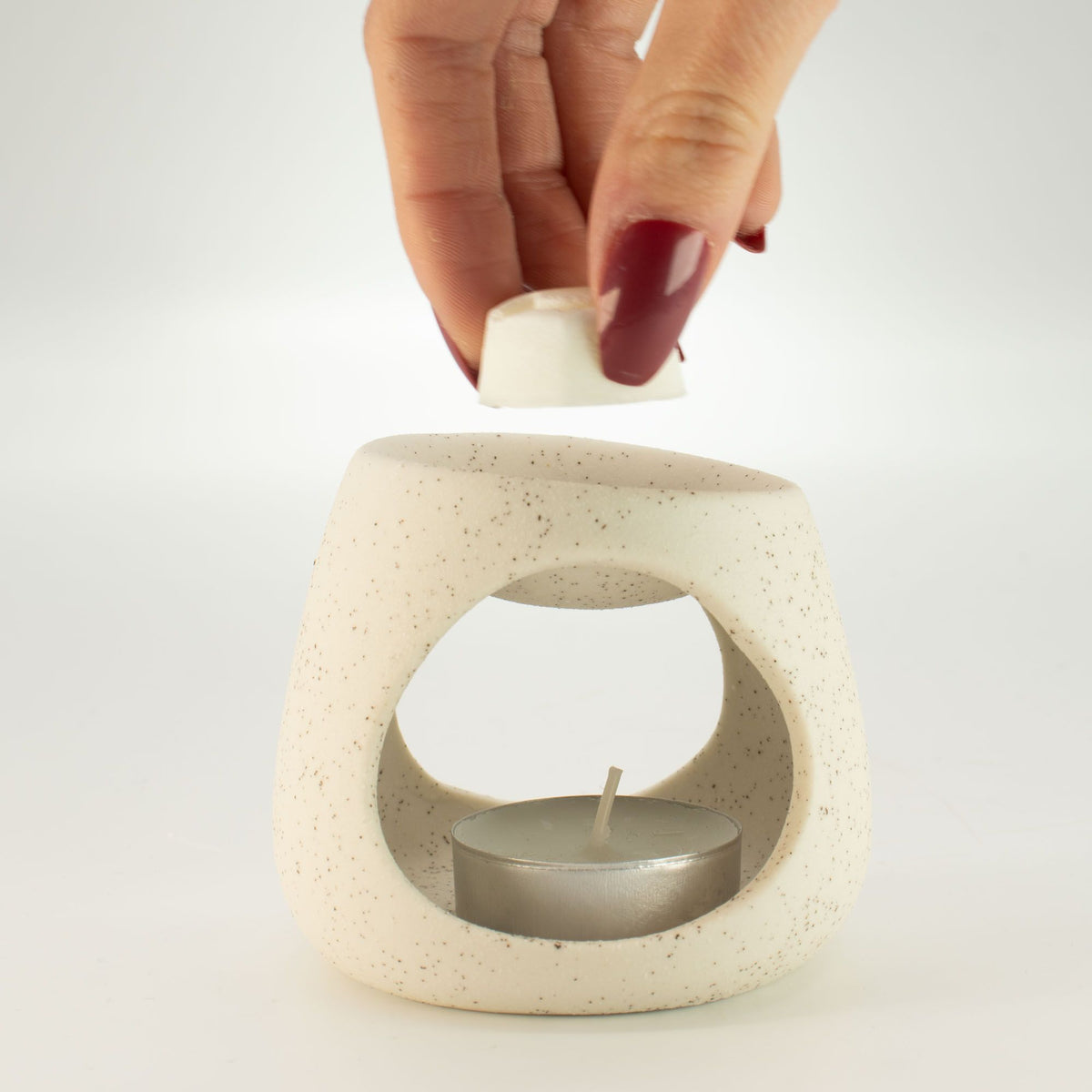 Round Pebble Ceramic Oil Burner – Speckled Off-White – alternative view 5
