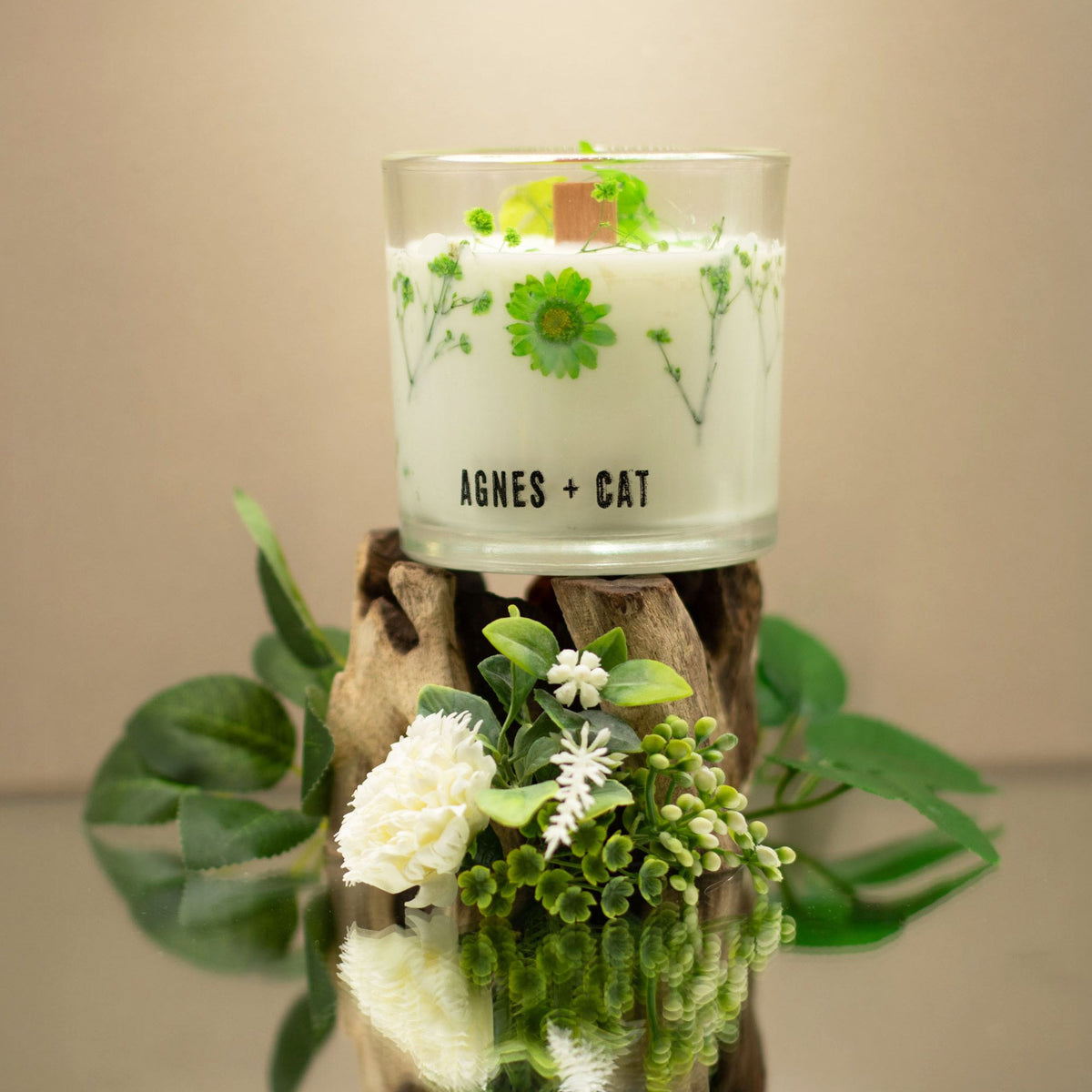 Fell Berry Botanical Soy Candle – alternative view 6