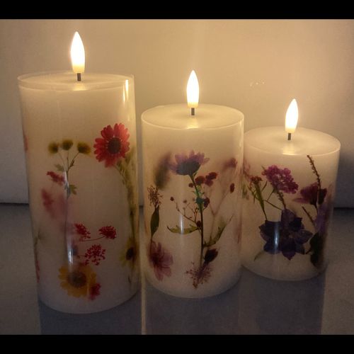 Flower Embedded Wax Candle ? Set of 3